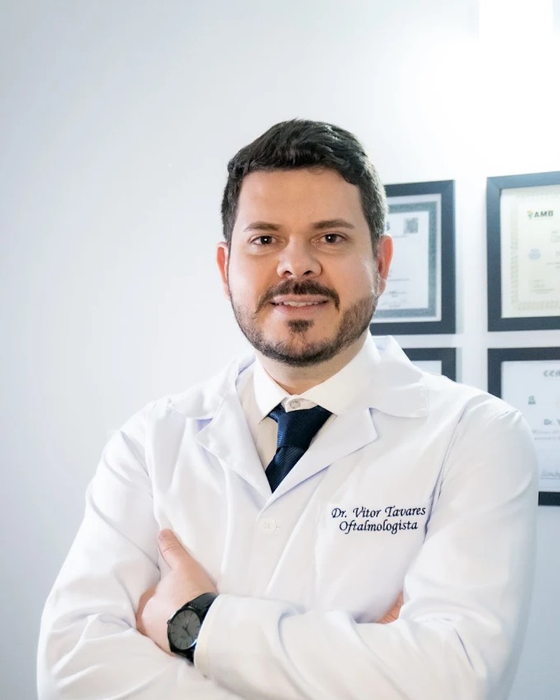 Dr. Vitor Tavares — Médico Oftalmologista, especialista em Retina e Vítreo