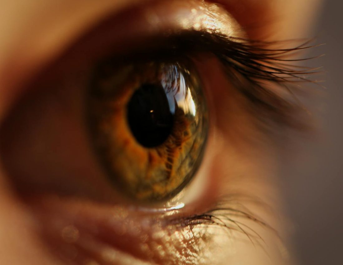 Detalhe macro de um olho humano